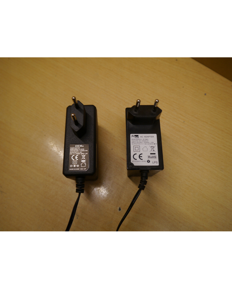 Zasilacz impulsowy 15V 1.5A  (4,8x1.7)